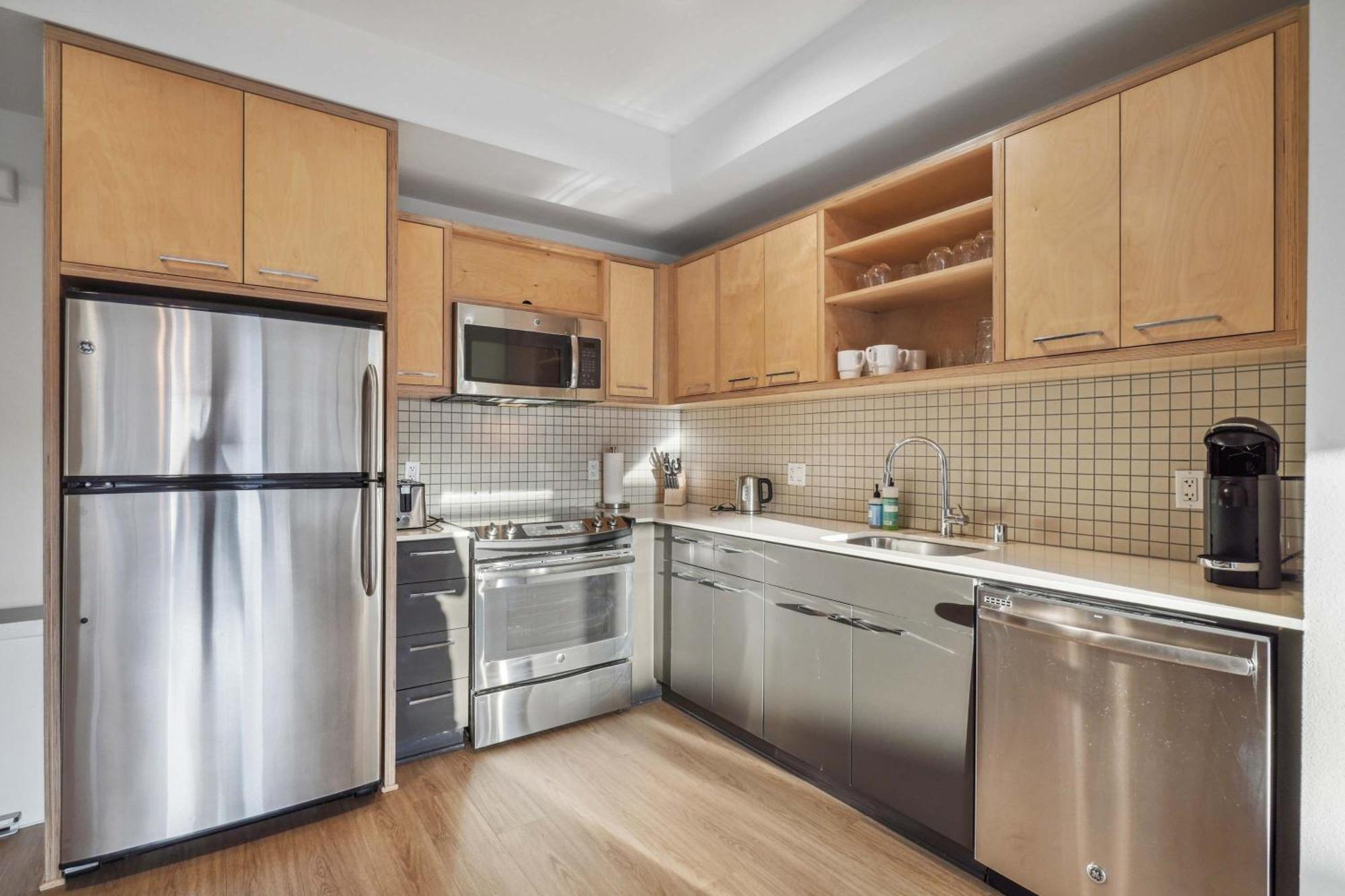 Apartamento A Hollywood Escape Modern 2-bedroom Complete W Hot Tub For Pure Bliss